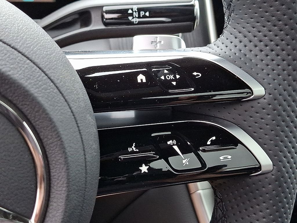 Thumbnail: 2025 Mercedes-Benz GLC - 16