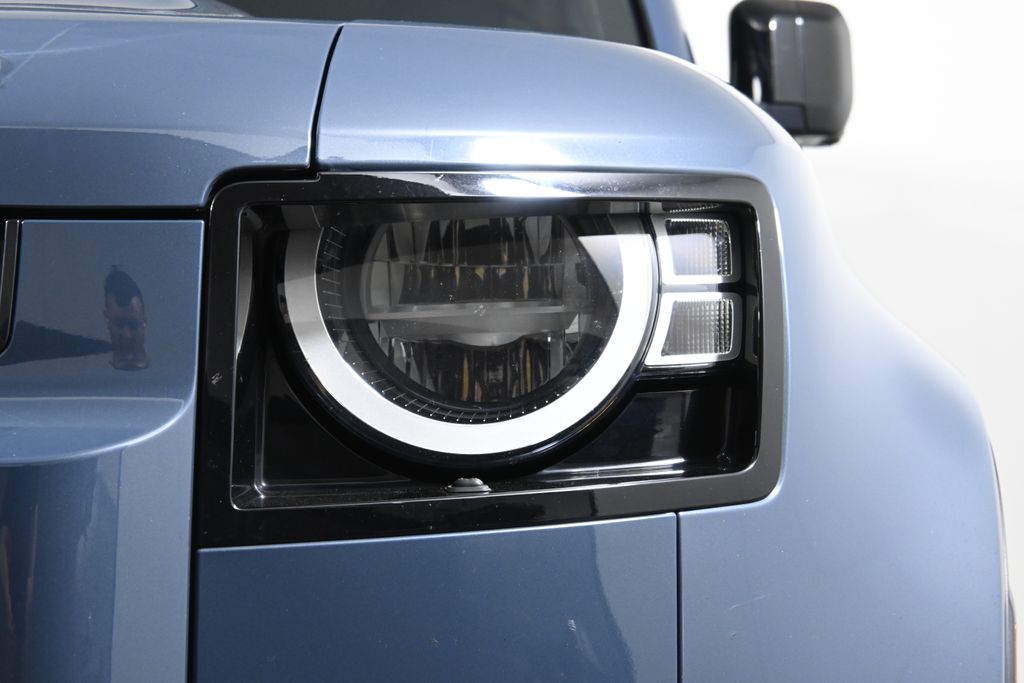 Thumbnail: 2020 Land Rover Defender - 10