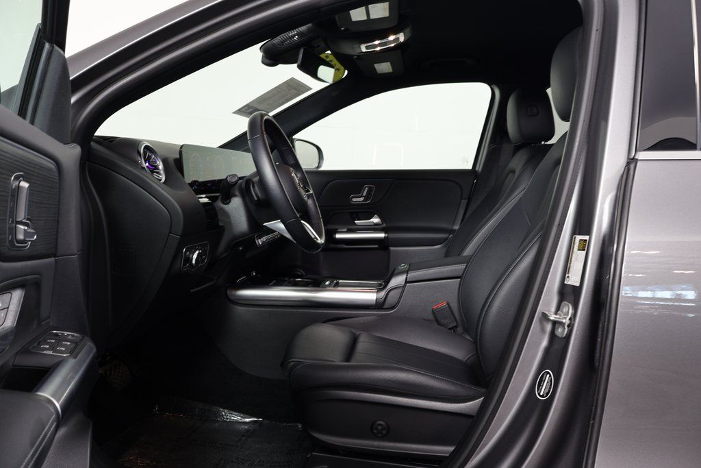 Thumbnail: 2025 Mercedes-Benz GLA - 10