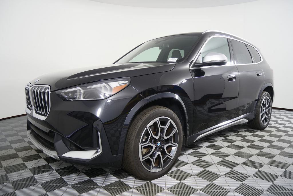 Thumbnail: 2023 BMW X1 - 8