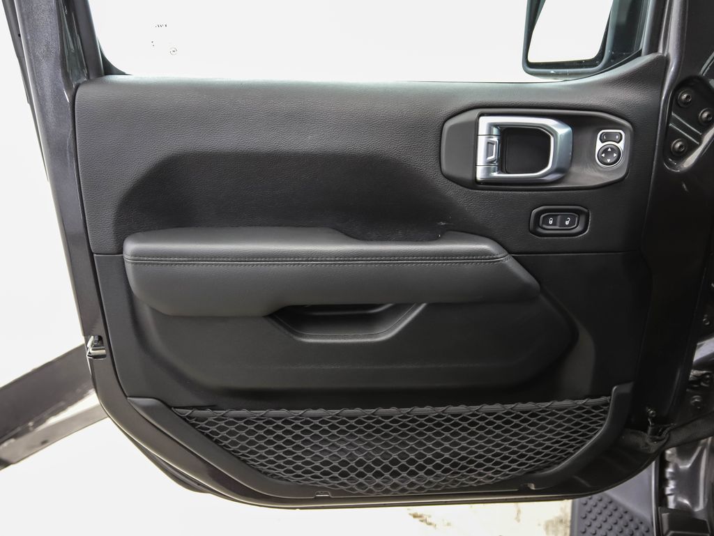 Thumbnail: 2020 Jeep Wrangler - 9
