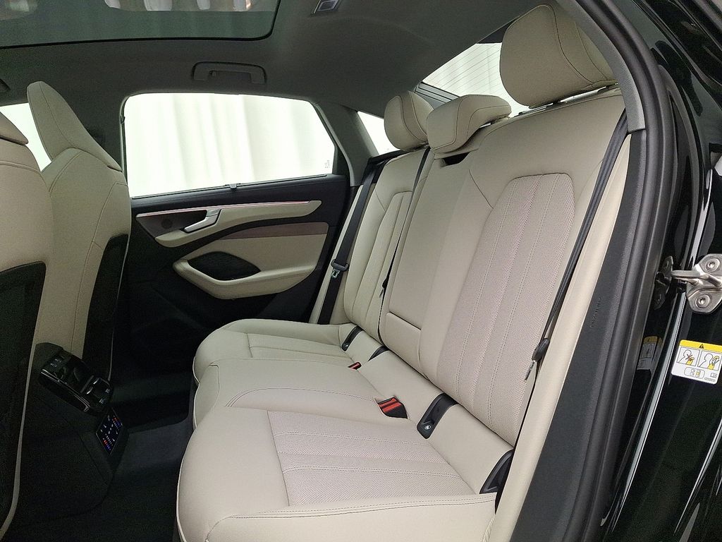 Thumbnail: 2026 Audi A6 - 6