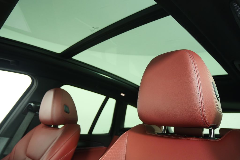 Thumbnail: 2022 BMW X3 - 12
