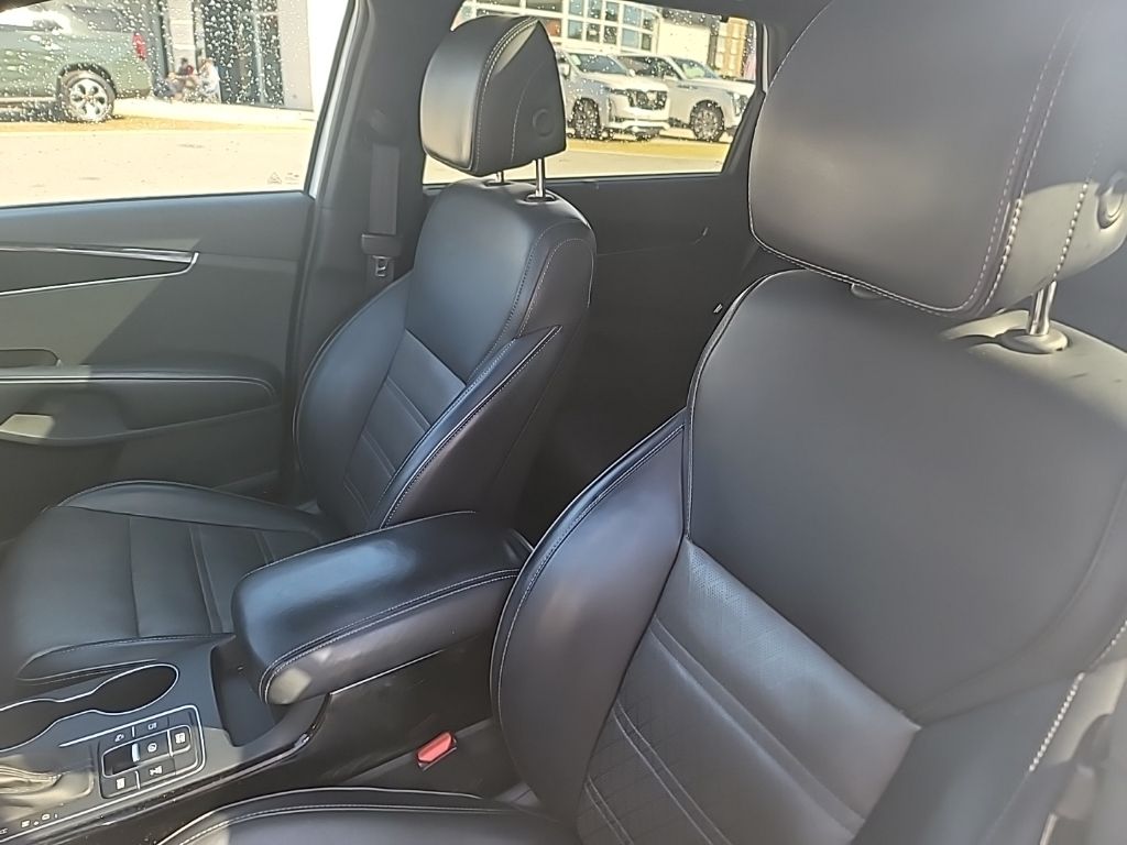 2017 Kia Sorento SX Limited photo 2