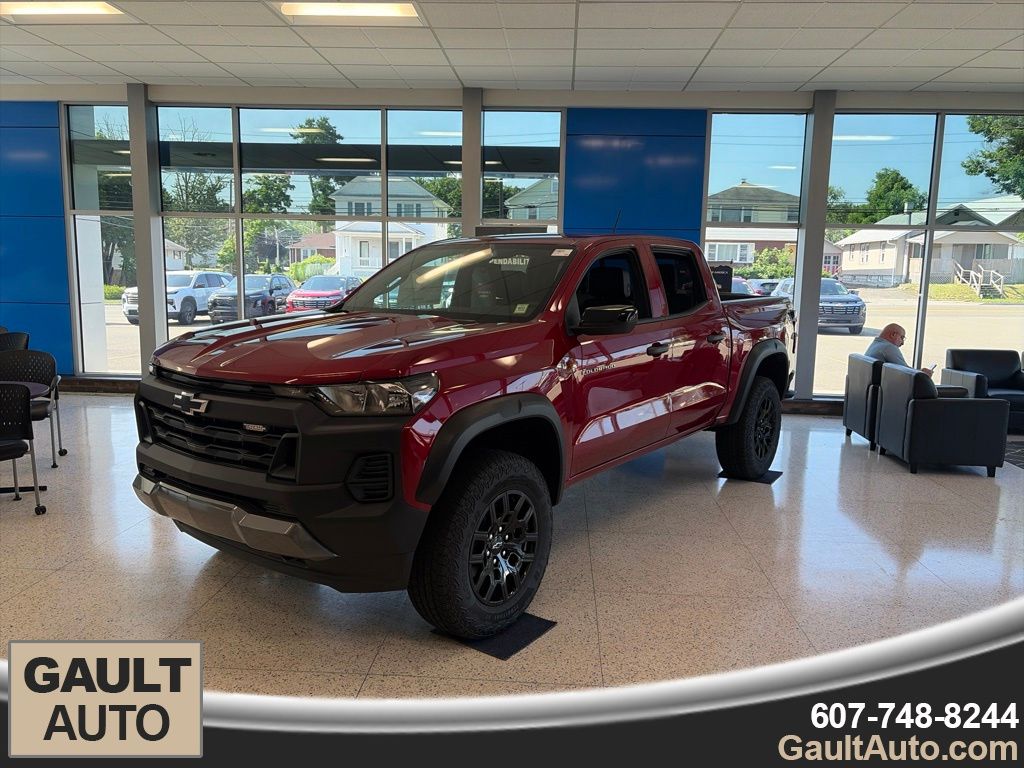 Radiant Red Tintcoat 2026 Chevrolet Colorado Pickup Truck Four-Wheel Drive 8-Speed Automatic