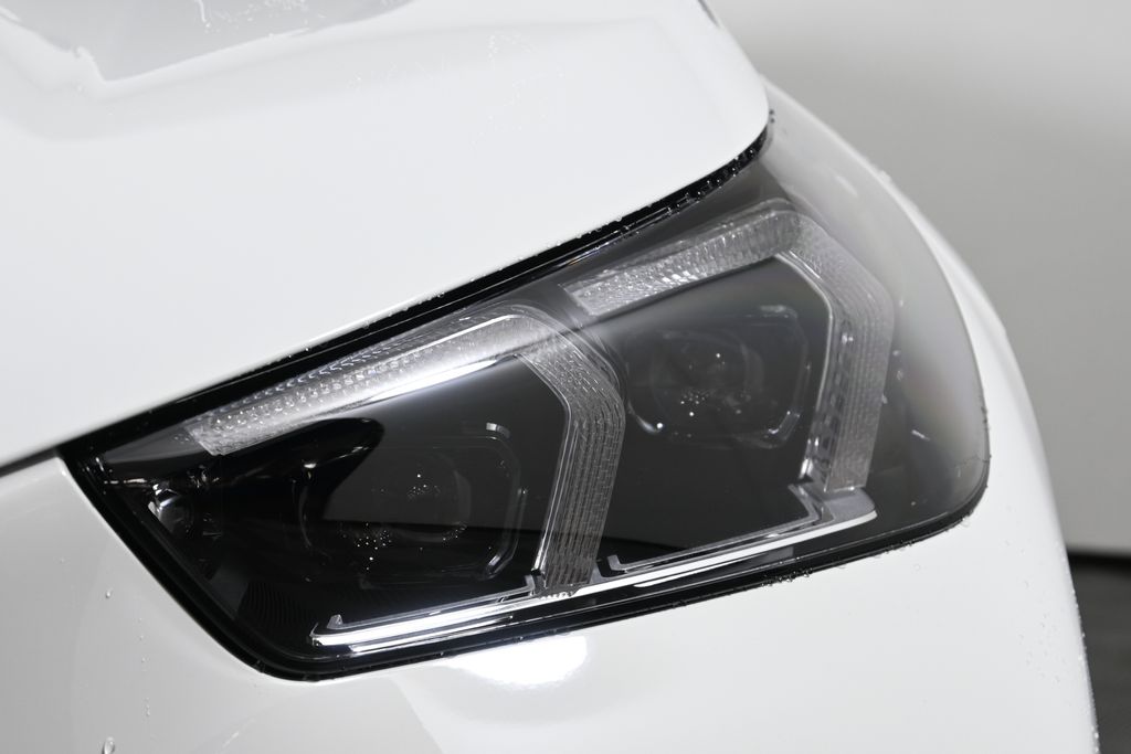 Thumbnail: 2026 BMW X1 - 11