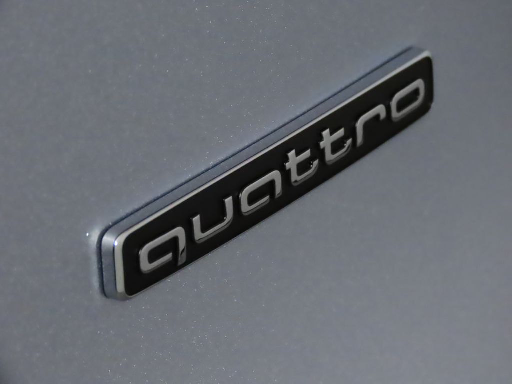 Thumbnail: 2025 Audi Q5 - 10