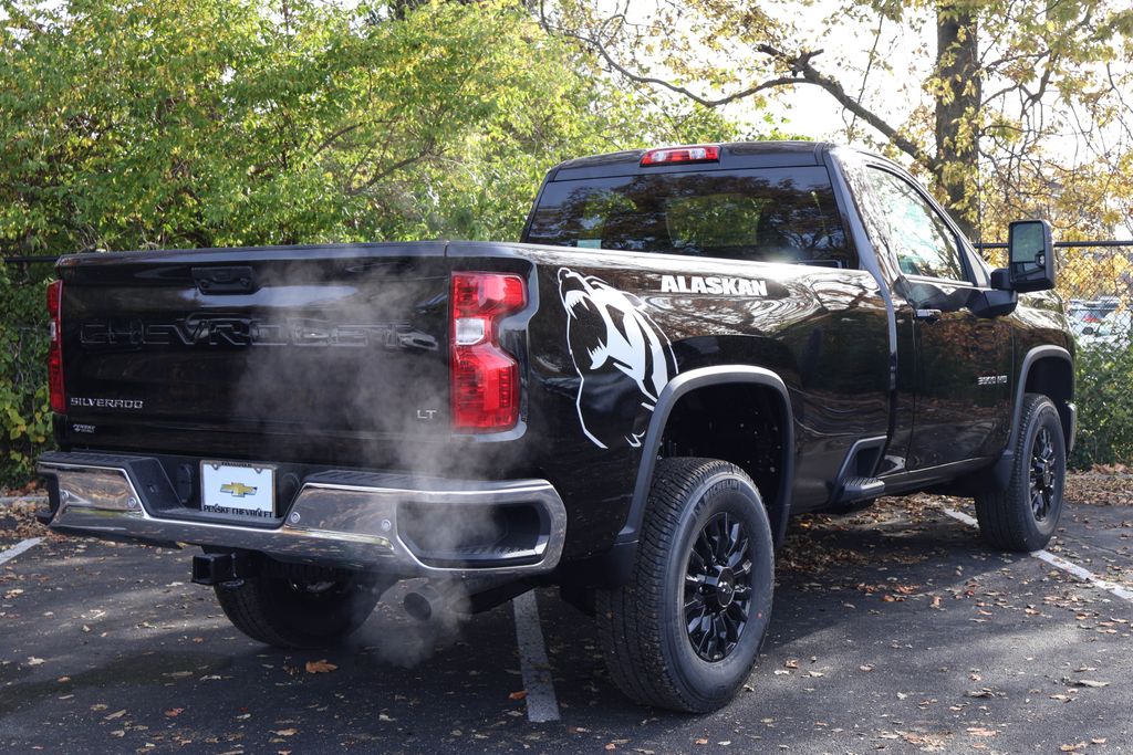 2025 Chevrolet Silverado 3500 LT 8