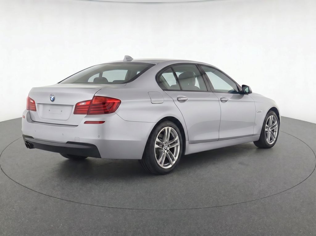 Thumbnail: 2016 BMW 5 Series - 4
