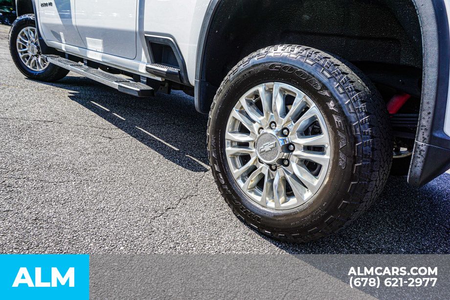 Used 2020 Beige Chevrolet High Country image 17