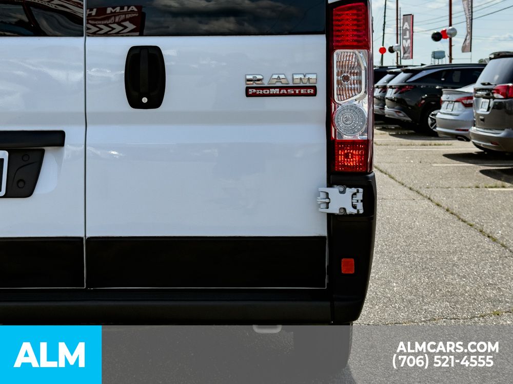 Used 2021 White Ram Base image 12