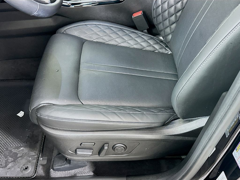 Thumbnail: 2023 Kia Sorento - 20