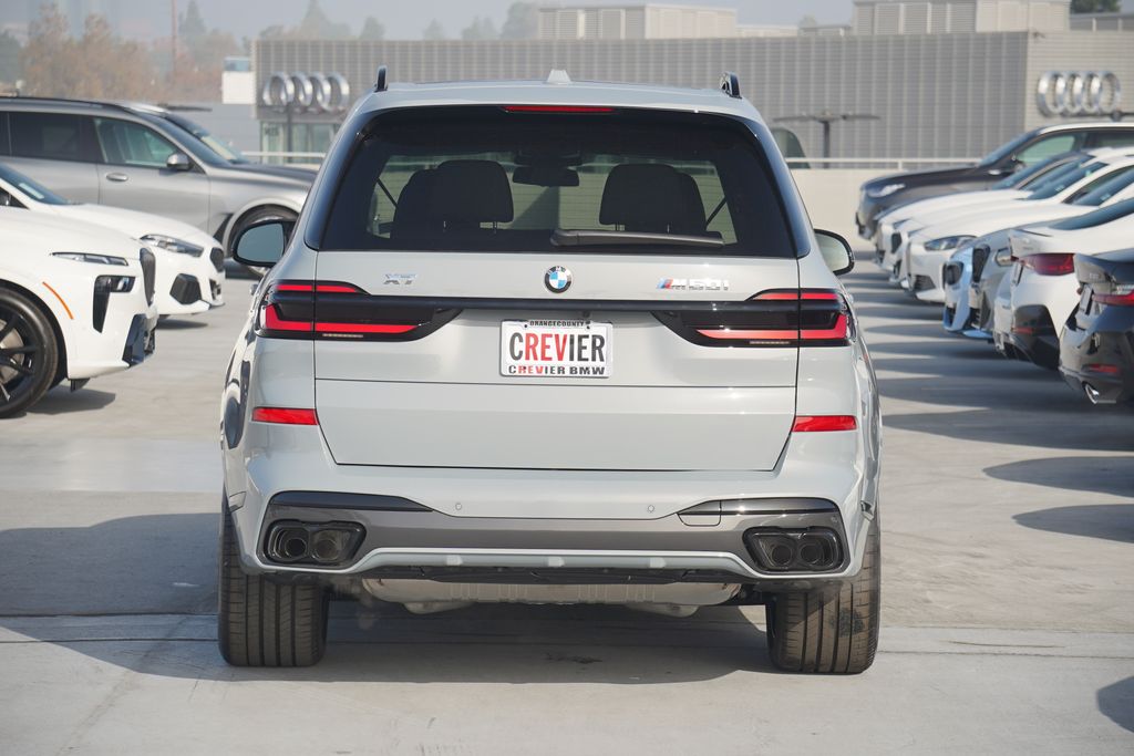 2025 BMW X7 M60i 6