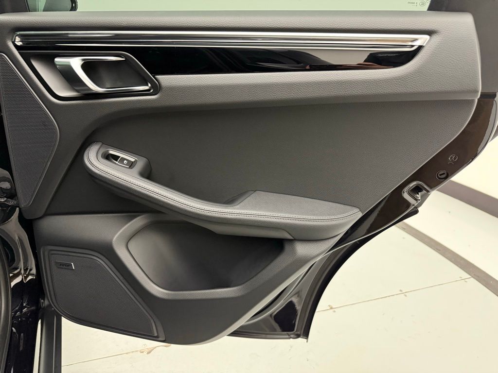 Thumbnail: 2026 Porsche Panamera - 24