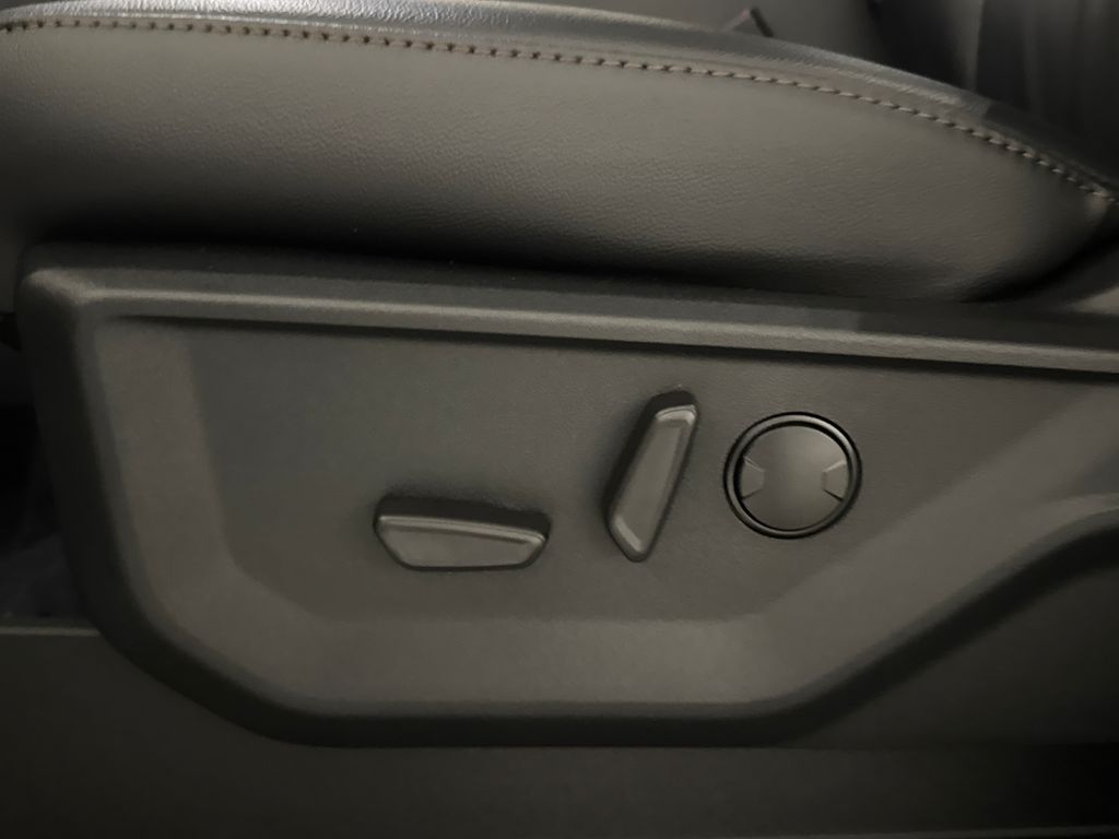 New 2026 White Ford Lariat image 27