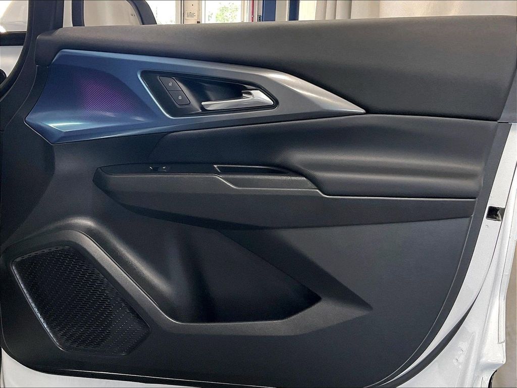 2024 Chevrolet Equinox EV — photo 12