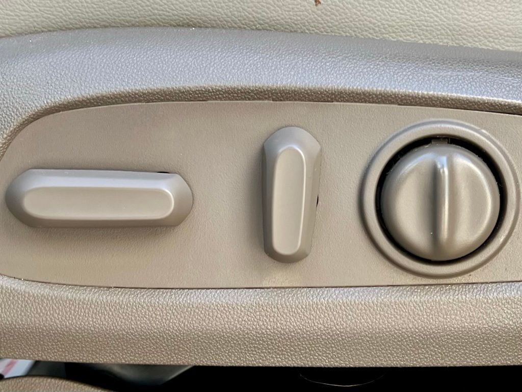 2021 Chevrolet Traverse LT Leather photo