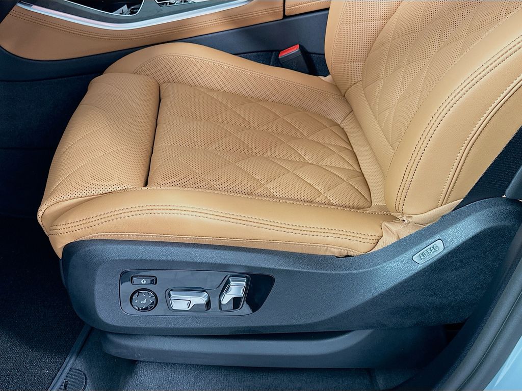 Thumbnail: 2026 BMW X5 - 21