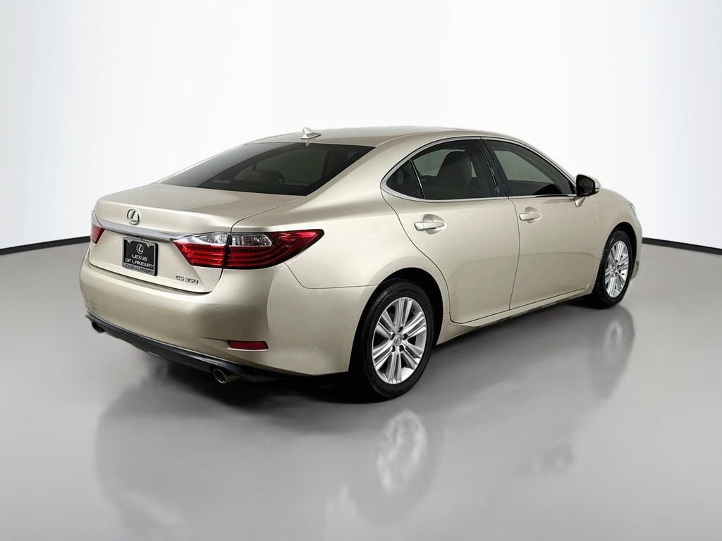 Thumbnail: 2014 Lexus ES - 5