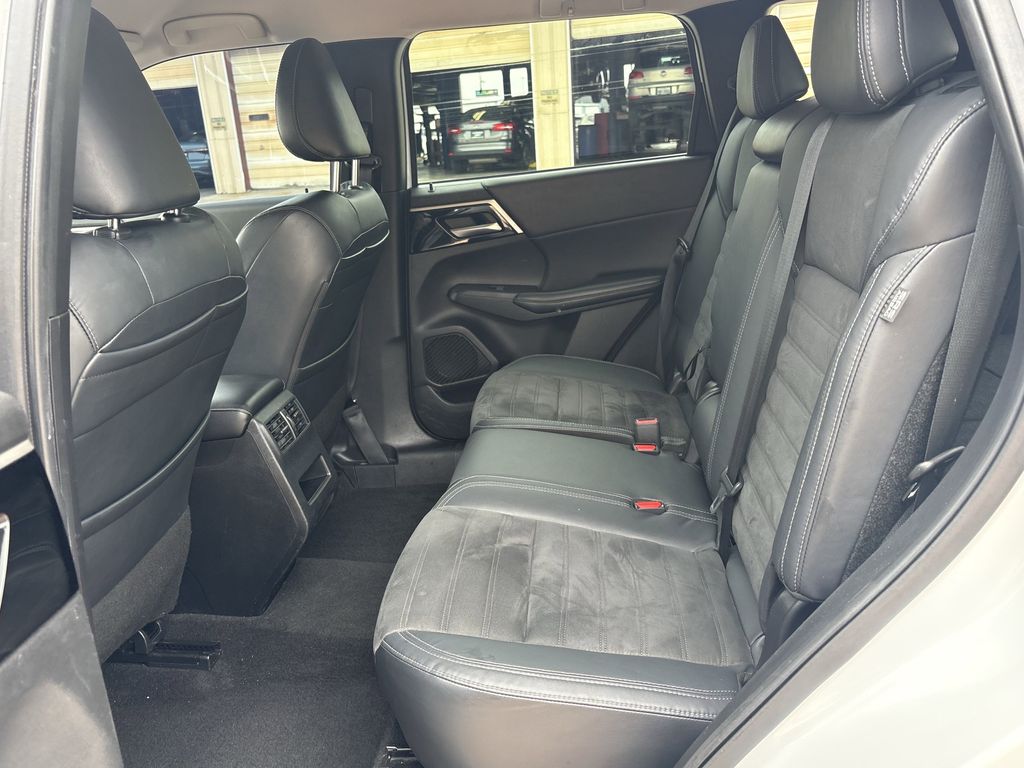 2022 Mitsubishi Outlander SE  at Baytown Hyundai