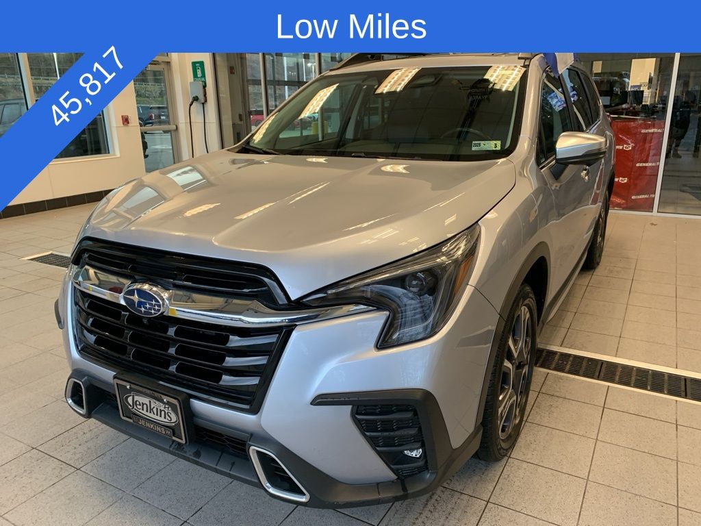 View vehicle photo 2