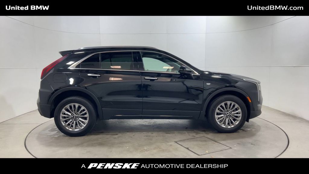 Thumbnail: 2024 Cadillac XT4 - 9
