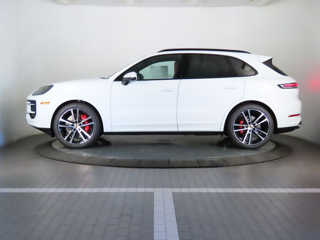 Thumbnail: 2026 Porsche Cayenne - 2