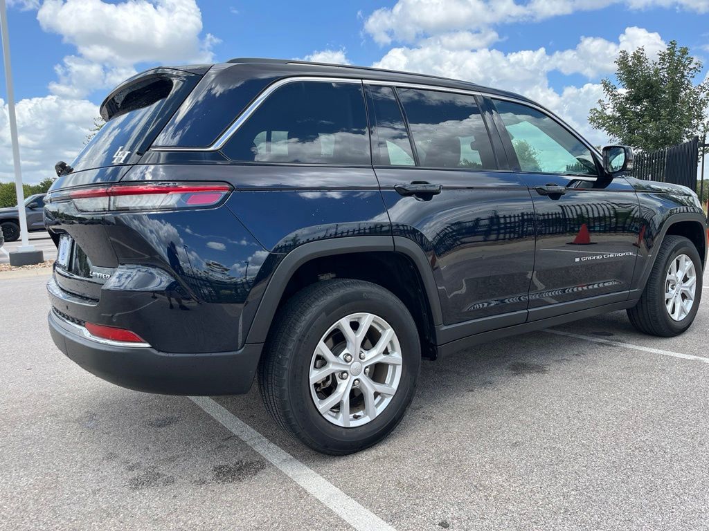 Thumbnail: 2023 Jeep Grand Cherokee - 4