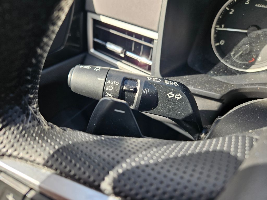 Thumbnail: 2024 Mitsubishi Outlander - 23