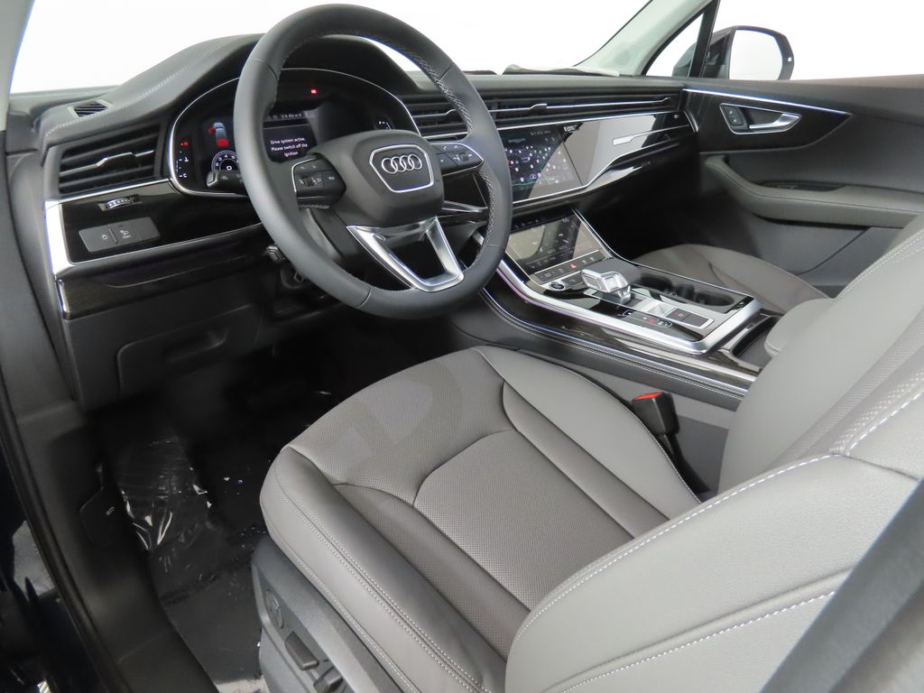 Thumbnail: 2026 Audi Q7 - 26