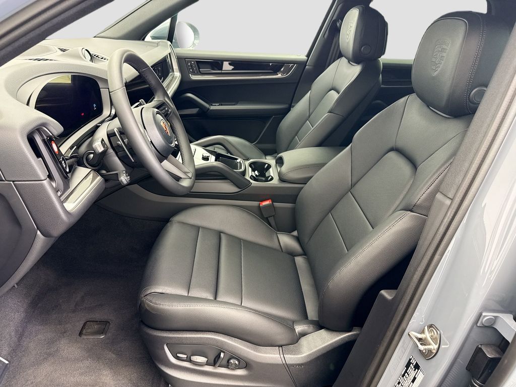 Thumbnail: 2026 Porsche Cayenne - 5