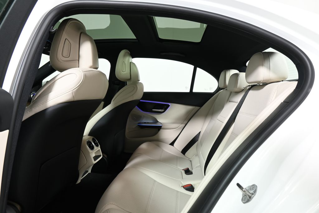 Thumbnail: 2022 Mercedes-Benz C-Class - 7