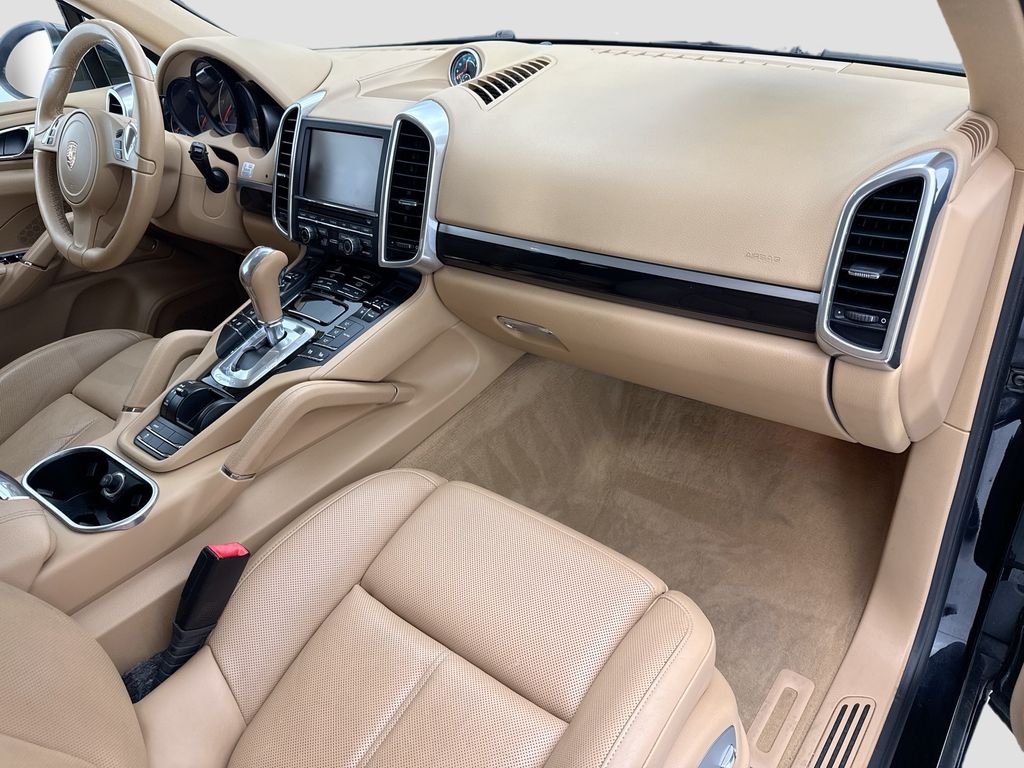 Thumbnail: 2014 Porsche Cayenne - 16