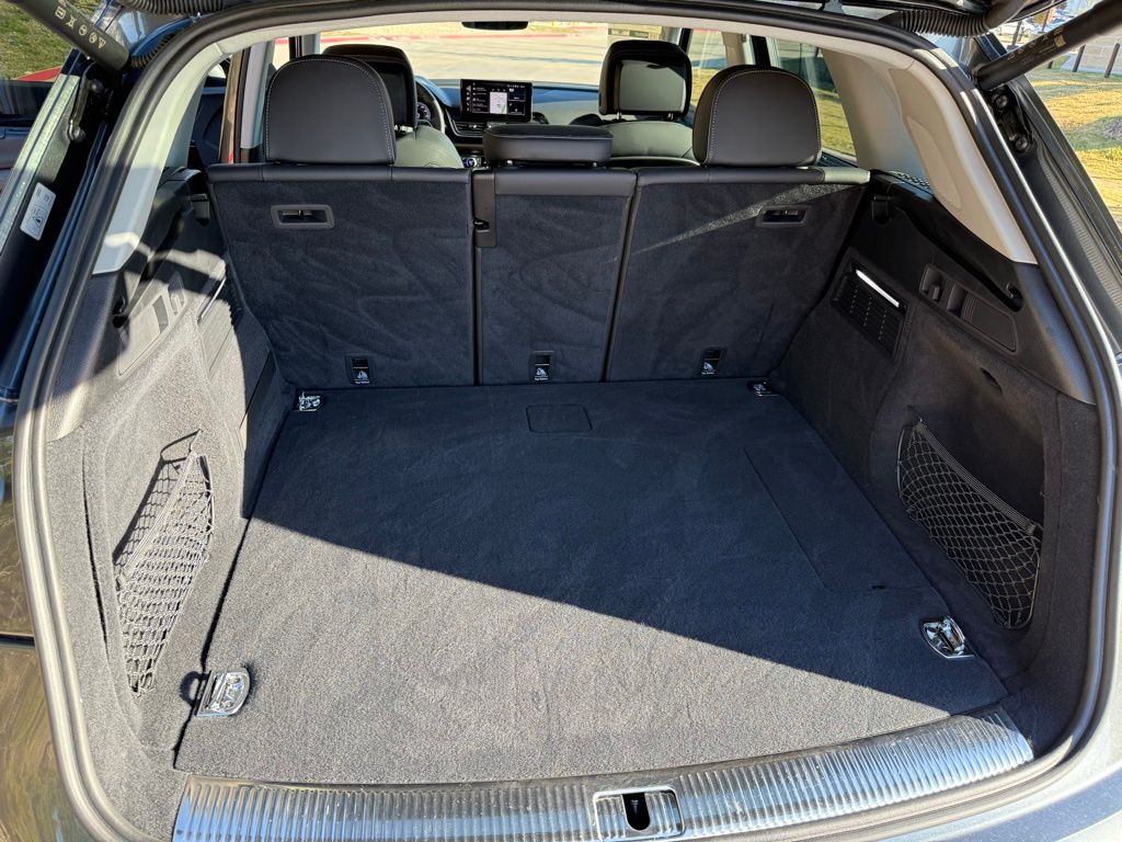 Thumbnail: 2025 Audi Q5 - 26