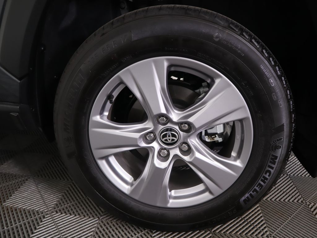 Thumbnail: 2025 Toyota RAV4 - 31