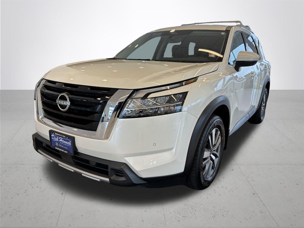 2023 Nissan Pathfinder SL