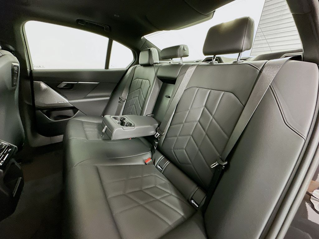 Thumbnail: 2024 BMW i5 - 17