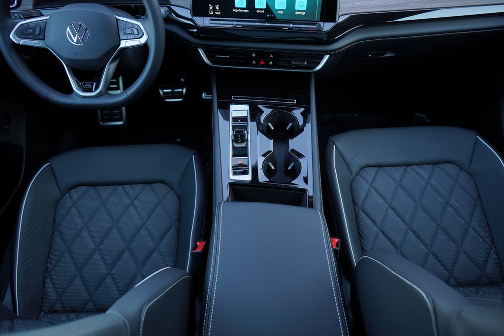 Thumbnail: 2025 Volkswagen Atlas - 16