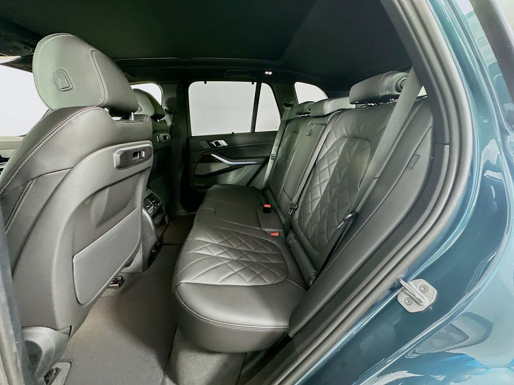 Thumbnail: 2026 BMW X5 - 17