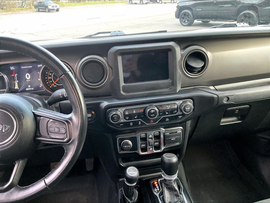 2022 Jeep Gladiator — photo 18