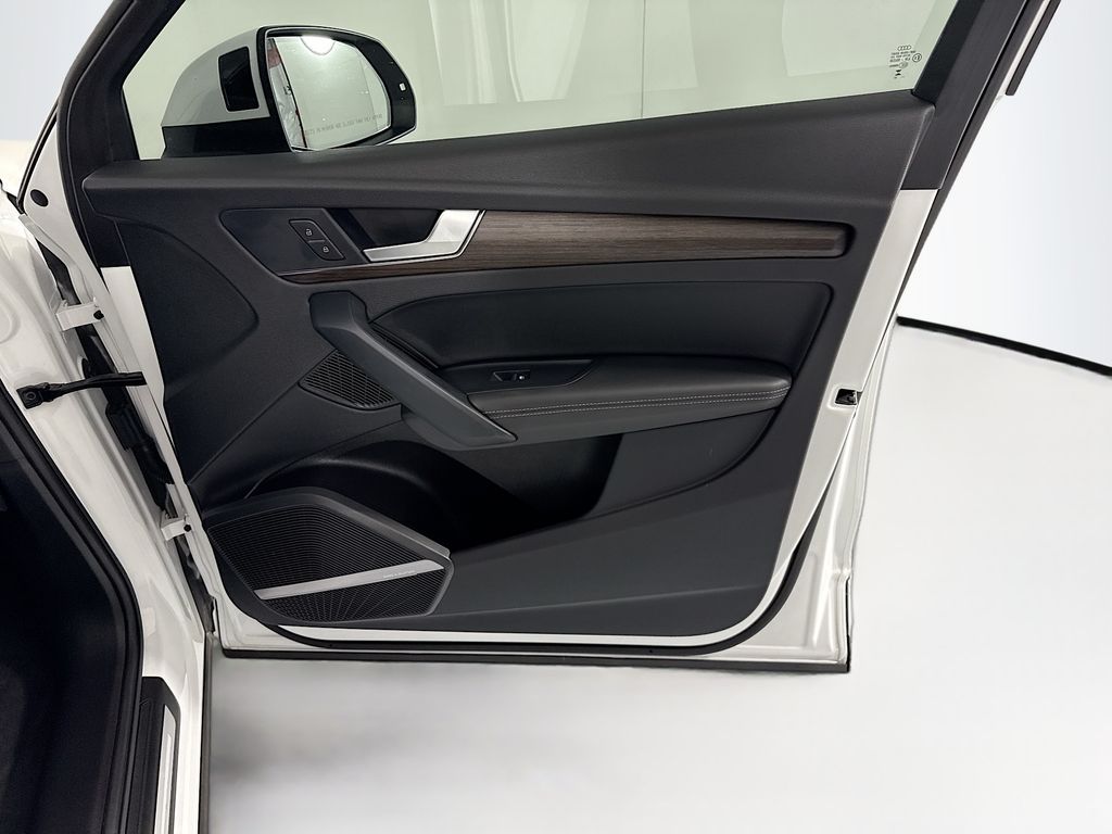 Thumbnail: 2023 Audi Q5 - 26