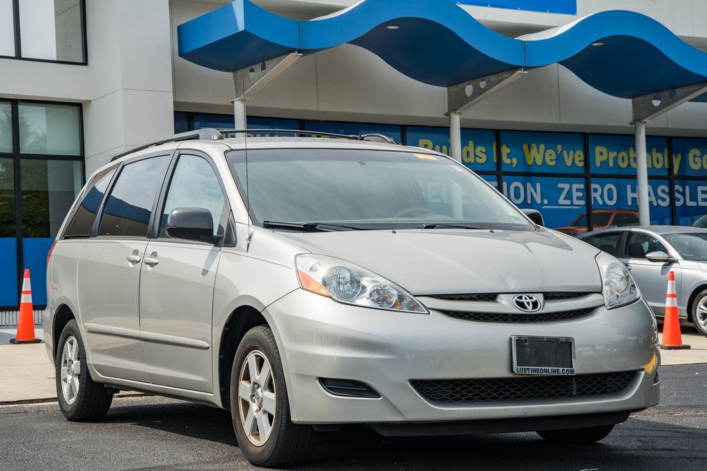 2006 Toyota Sienna LE 7-Passenger