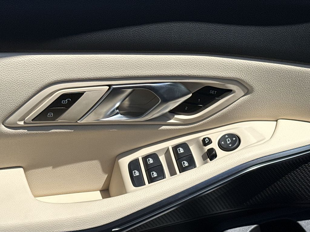 Thumbnail: 2026 BMW 3 Series - 13