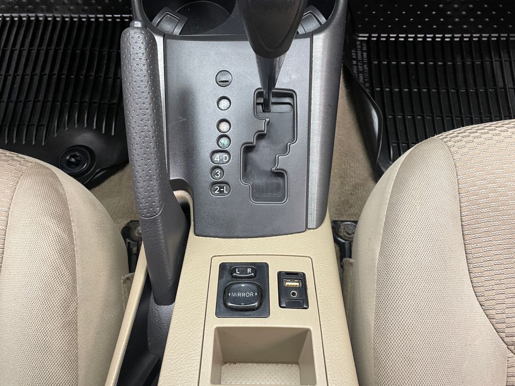 Thumbnail: 2012 Toyota RAV4 - 27