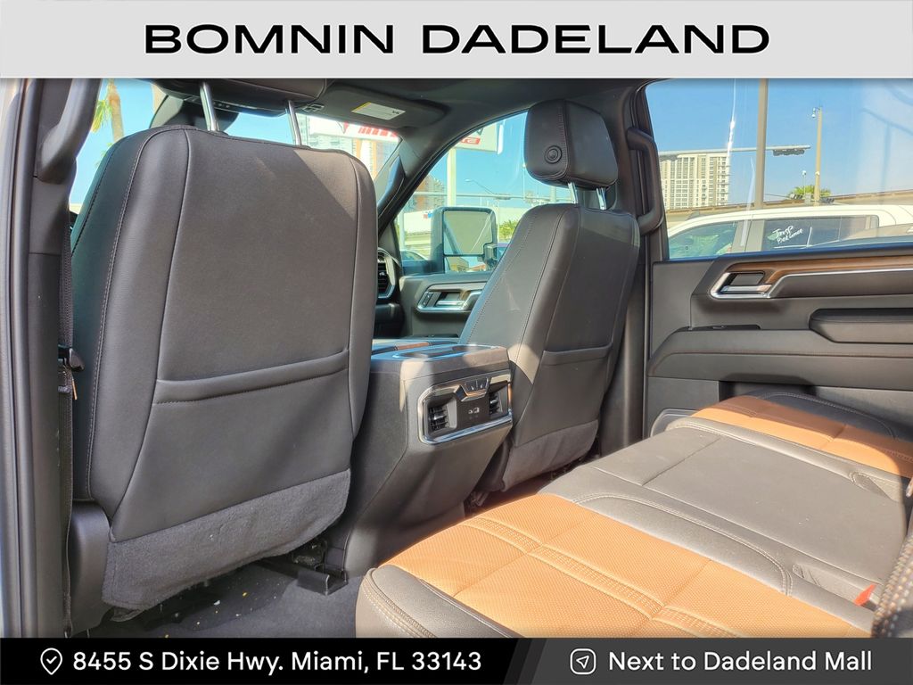 2024 Chevrolet Silverado 3500HD High Country photo