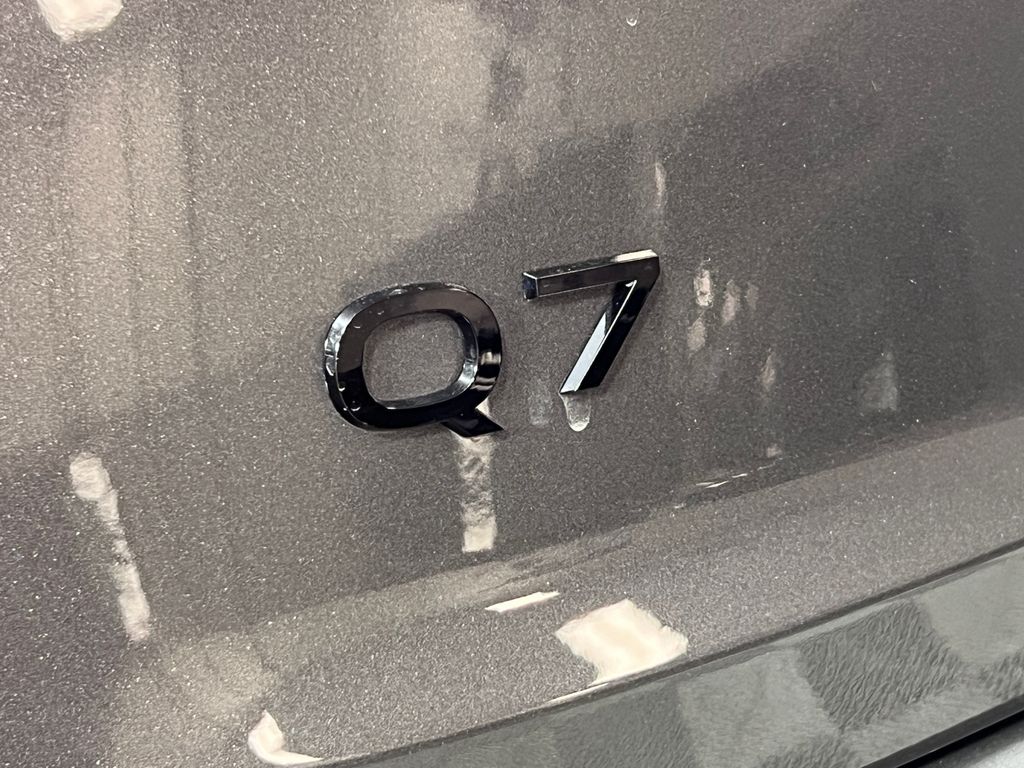 Thumbnail: 2025 Audi Q7 - 10