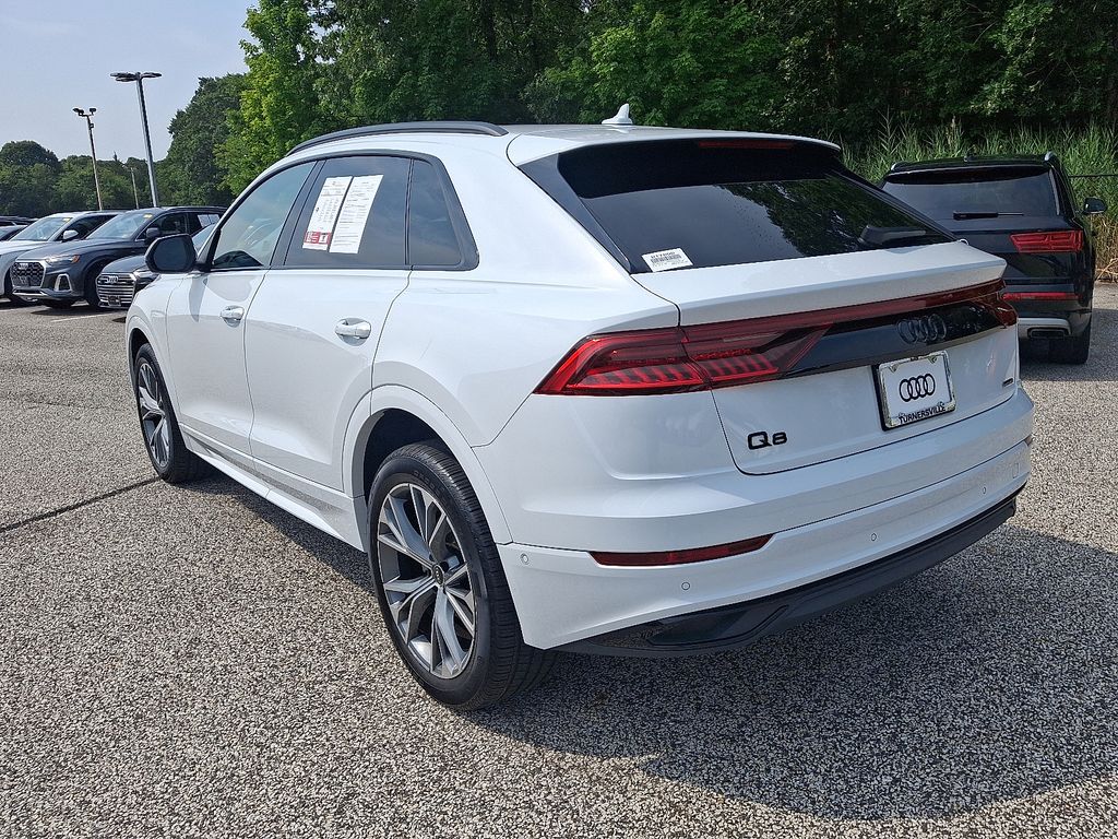 Thumbnail: 2021 Audi Q8 - 4