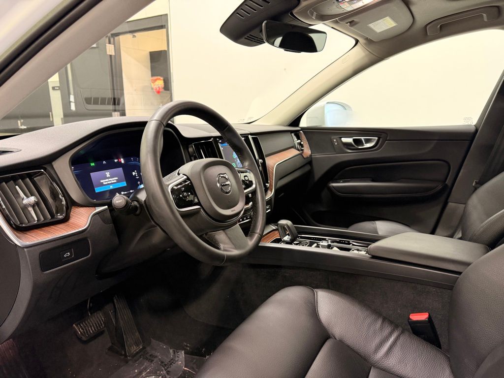 Thumbnail: 2023 Volvo XC60 - 11