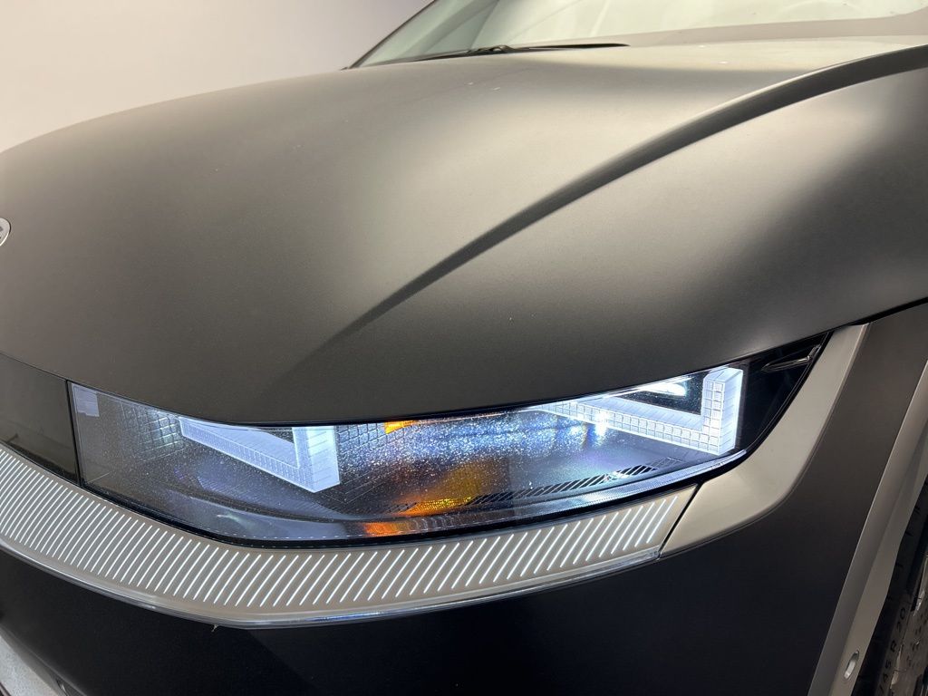 Thumbnail: 2023 Hyundai Ioniq 5 - 9