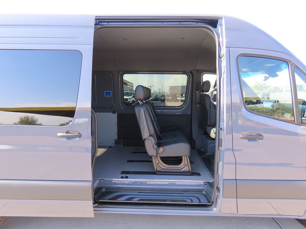 Thumbnail: 2025 Mercedes-Benz Sprinter - 27
